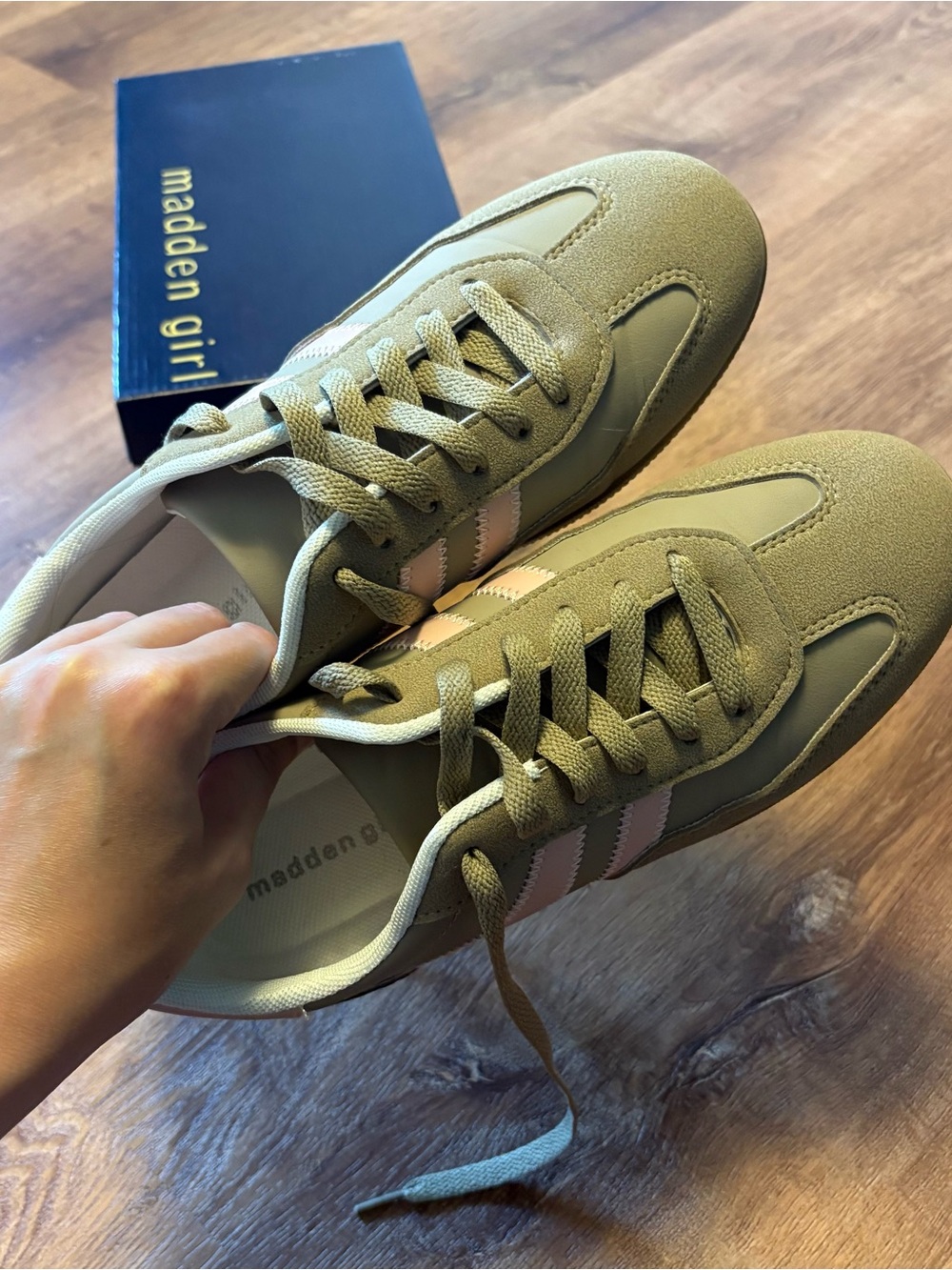 Women’s Madden Girl Size 9.5 Taupe/Light Pink Shoes - Picture 9 of 12